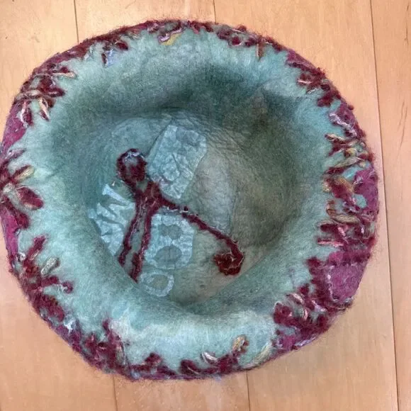 GREEN HANDMADE FELTED HAT - Picture 3 of 7